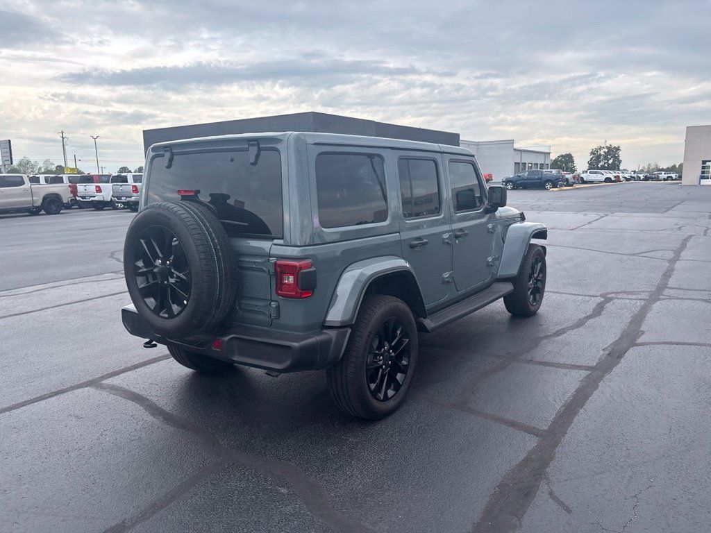 Used 2025 Jeep Wrangler Unlimited Sahara AWD/4WD image 16