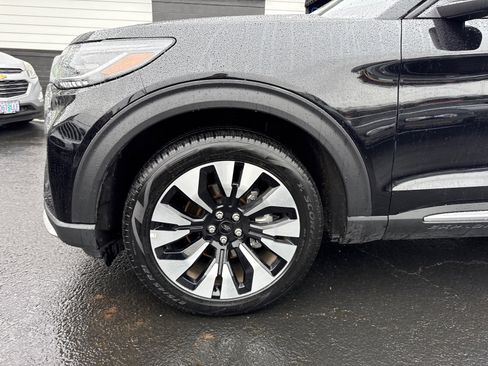 Used 2025 Ford Explorer Platinum w/ LUX Leather Package image 14