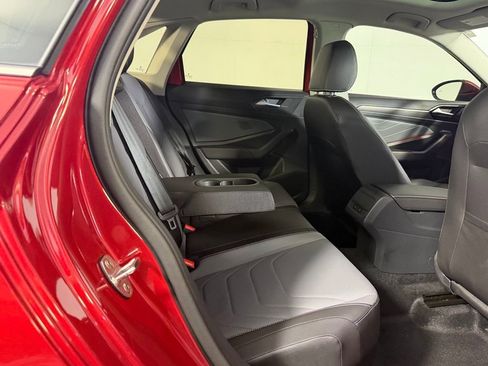 Used 2025 Volkswagen Jetta SEL image 32