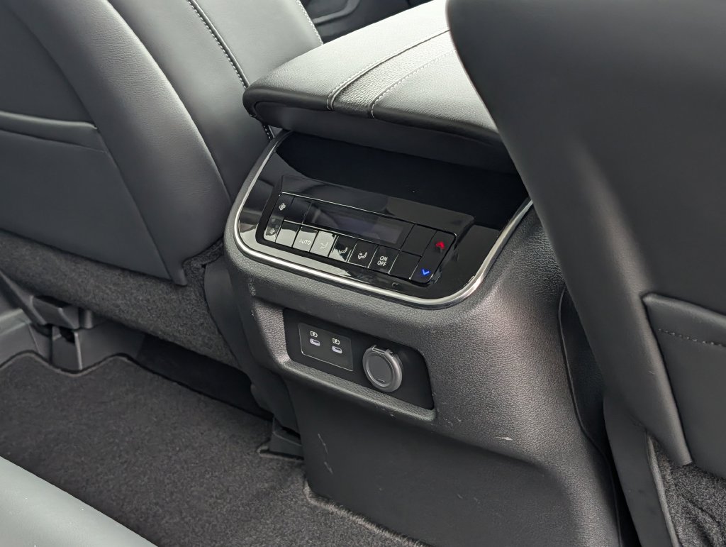 Used 2026 Nissan Armada SV RWD image 30
