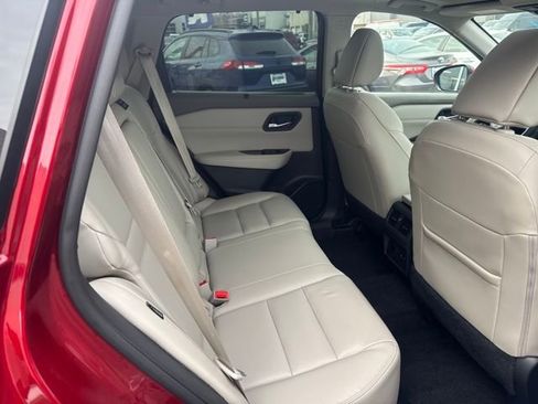 Used 2023 Nissan Rogue SL w/ SL Premium Package image 19