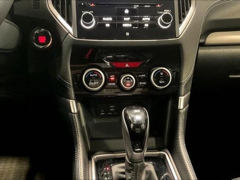 Used 2022 Subaru Forester Limited image 32