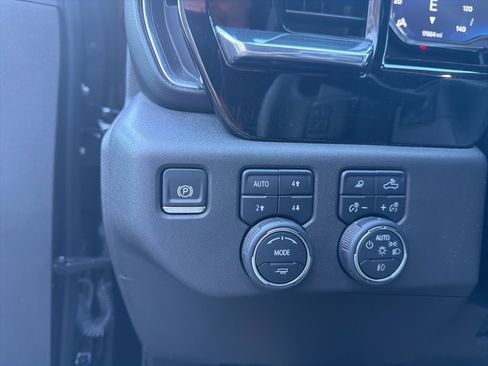 Used 2024 Chevrolet Silverado 1500 LT Trail Boss w/ LT Trail Boss Premium Package image 27