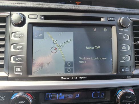 Used 2018 Toyota Highlander Limited AWD/4WD image 19