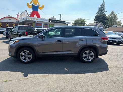 Used 2018 Toyota Highlander Limited AWD/4WD image 3