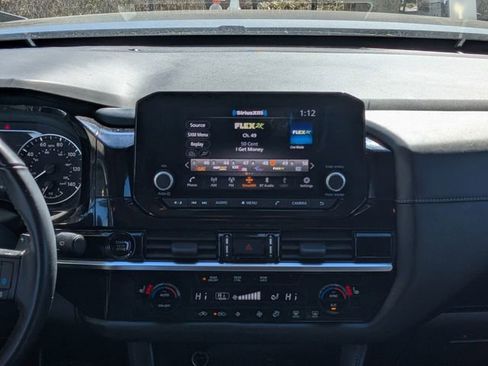 Used 2025 Nissan Pathfinder SV w/ SV Premium Package image 18