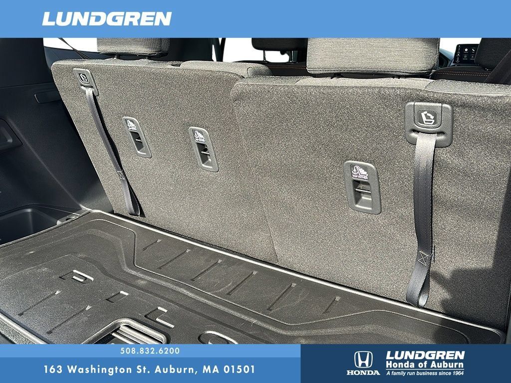 New 2026 Honda Pilot Sport image 5