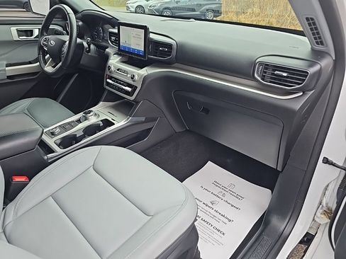 Used 2021 Ford Explorer XLT w/ Equipment Group 202A image 28