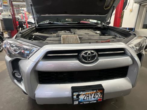 Used 2023 Toyota 4Runner SR5 AWD/4WD image 2