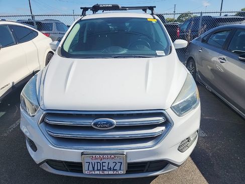 Used 2017 Ford Escape SE FWD image 2