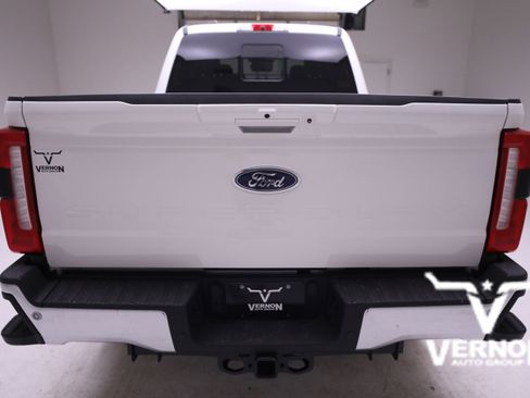 New 2026 Ford F250 Lariat w/ Chrome Package image 4