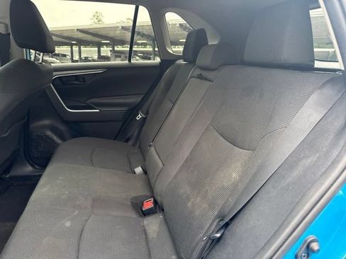 Used 2019 Toyota RAV4 LE w/ Carpet Mat Package AWD/4WD image 11