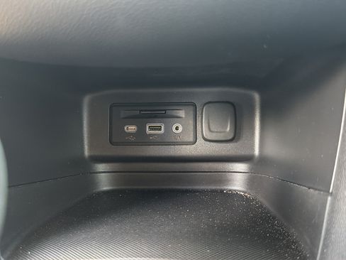 Used 2022 Chevrolet Equinox RS w/ RS Leather Package FWD image 44