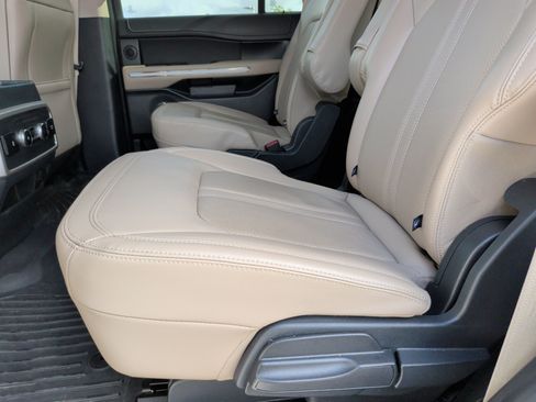 Used 2024 Ford Expedition Limited RWD image 35
