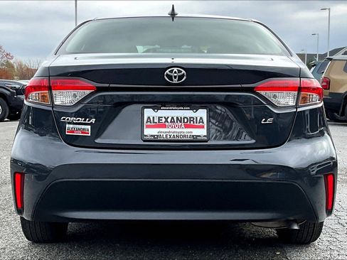 Used 2023 Toyota Corolla LE image 4