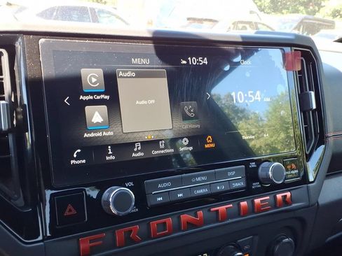 Used 2025 Nissan Frontier PRO-4X w/ Tow Package AWD/4WD image 10