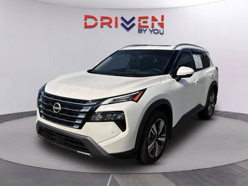 Used 2025 Nissan Rogue SL w/ SL Premium Package FWD image 7