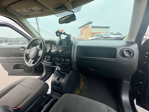 Used 2016 Jeep Patriot Sport w/ Power Value Group FWD image 29