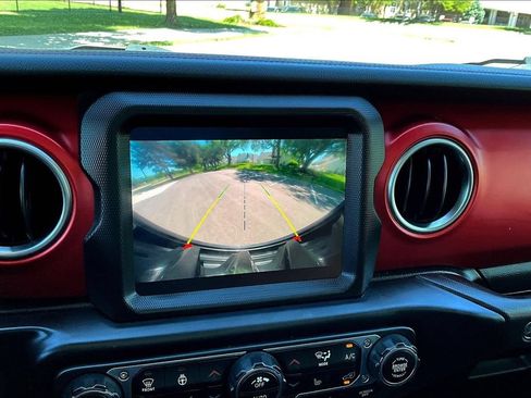 Used 2021 Jeep Wrangler Unlimited Rubicon AWD/4WD image 15