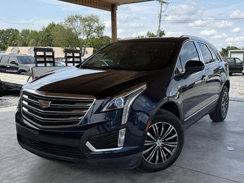 Used 2017 Cadillac XT5 Luxury w/ Driver Awareness Package FWD image 2