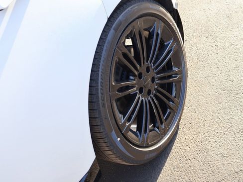 New 2026 Land Rover Range Rover SE image 37