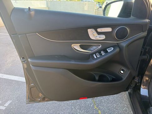 Used 2022 Mercedes-Benz GLC 300 GLC 300 image 11
