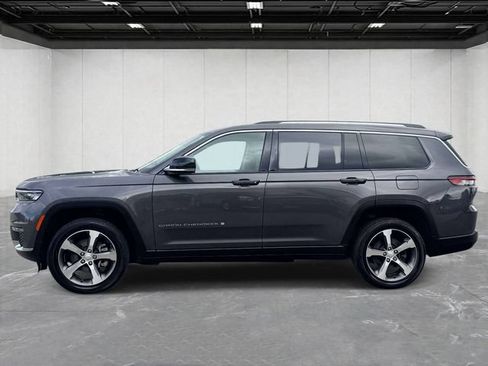 Used 2023 Jeep Grand Cherokee L Limited w/ Trailer Tow Group (B) AWD/4WD image 8