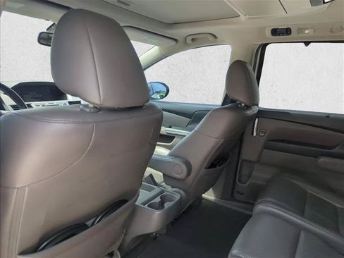 Used 2016 Honda Odyssey Touring Elite image 14