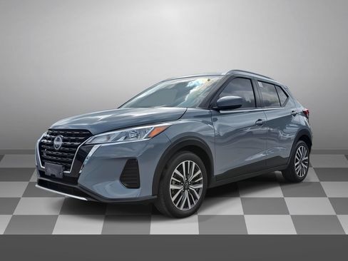 Used 2024 Nissan Kicks SV FWD image 3