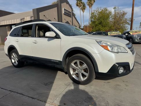 Used 2013 Subaru Outback 2.5i Limited w/ Moonroof Pkg image 5