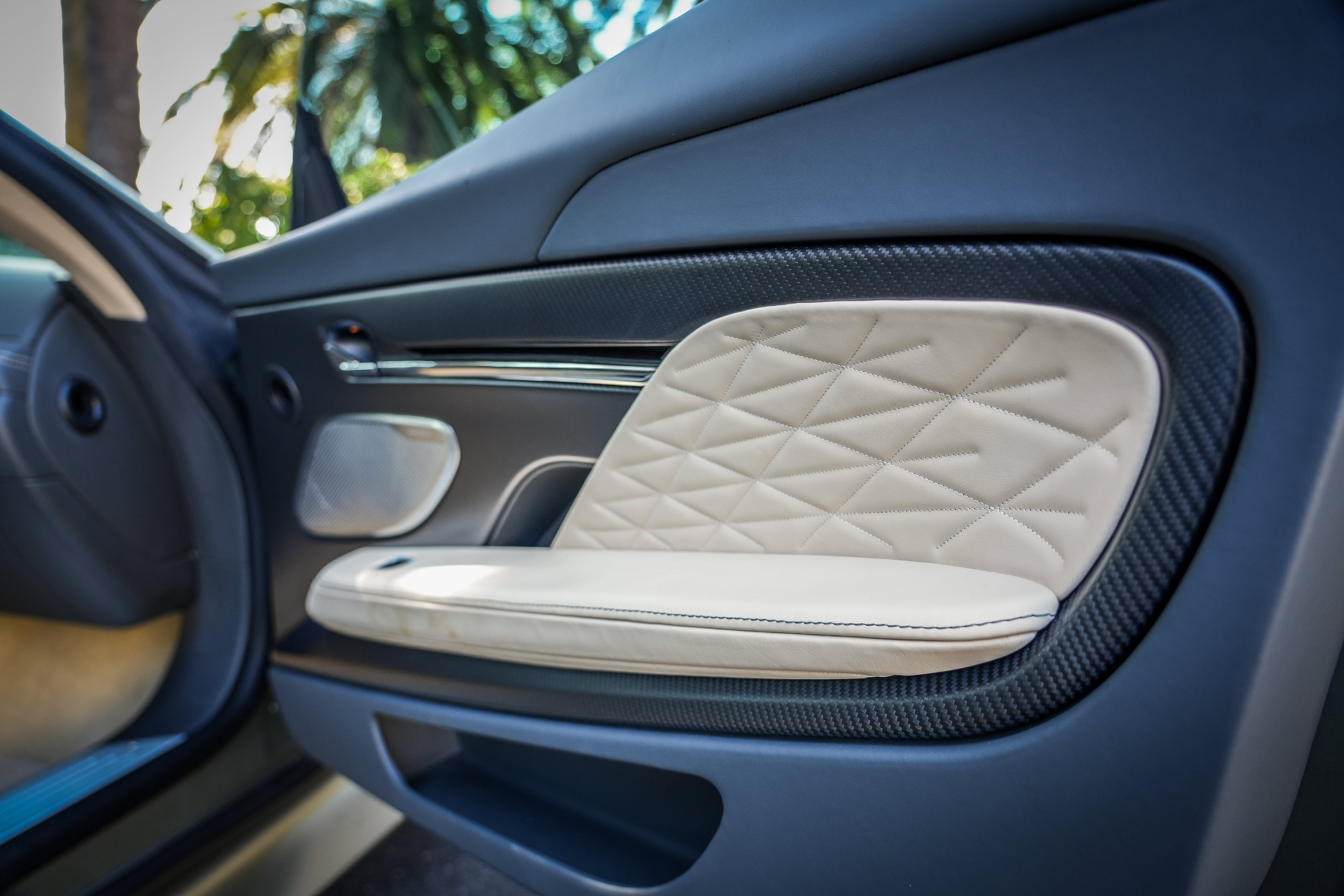 Used 2024 Aston Martin DB12 Coupe RWD image 24