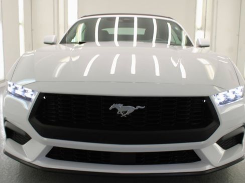 Used 2025 Ford Mustang Premium RWD image 25