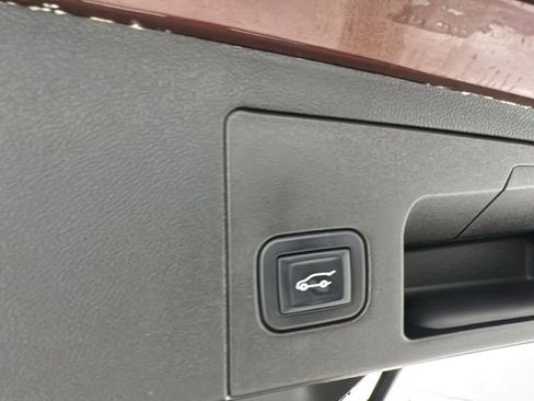 Used 2022 Cadillac XT5 Premium Luxury w/ LPO, Floor Liner Package image 16