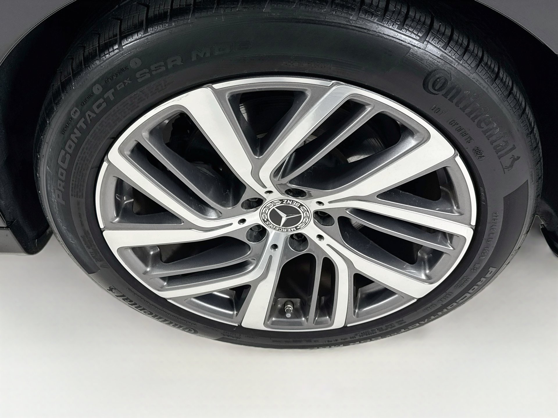 Used 2025 Mercedes-Benz E 350 4MATIC Sedan image 33