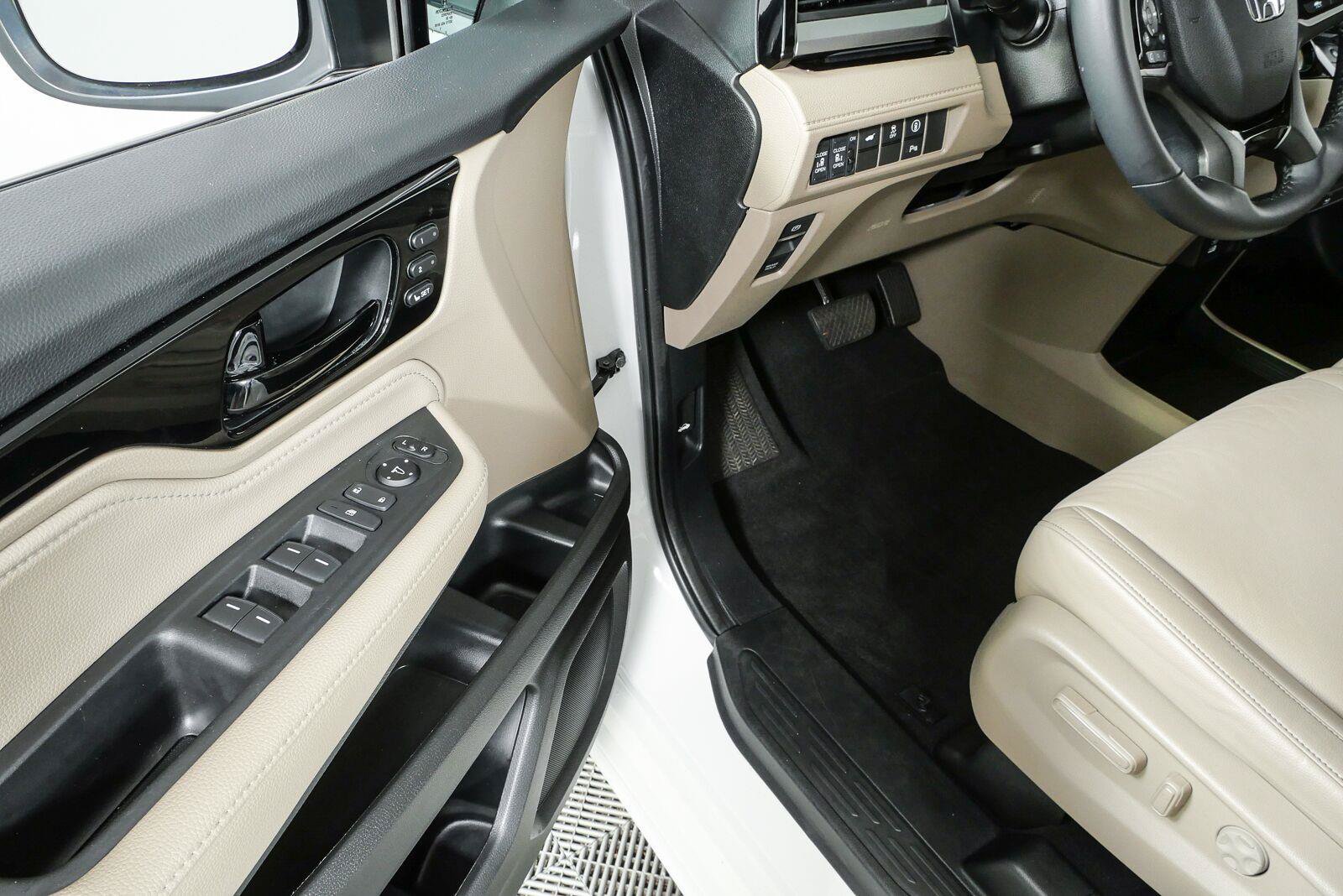 Used 2024 Honda Odyssey Touring image 7