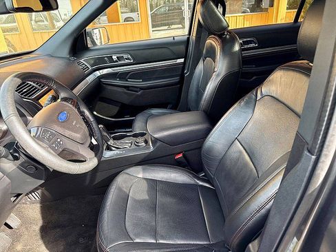 Used 2018 Ford Explorer Sport w/ Equipment Group 401A image 9