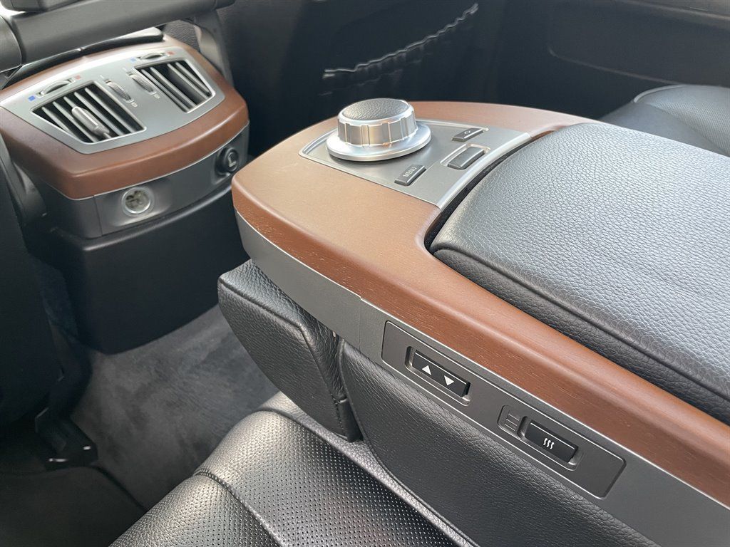 Used 2007 BMW 750i RWD image 29