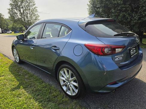 Used 2017 MAZDA MAZDA3 Grand Touring FWD image 8