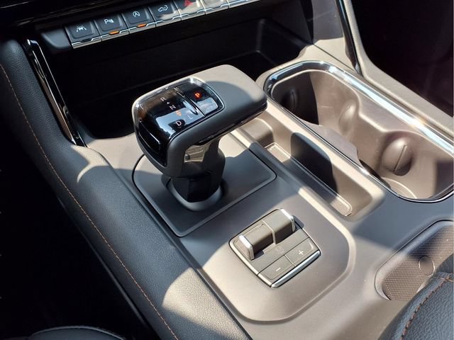 New 2026 GMC Sierra 1500 AT4 w/ Technology Package AWD/4WD image 11