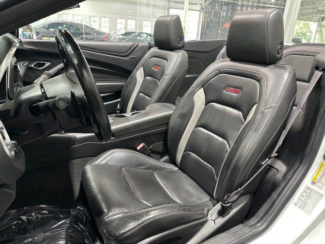 Used 2016 Chevrolet Camaro SS RWD image 5