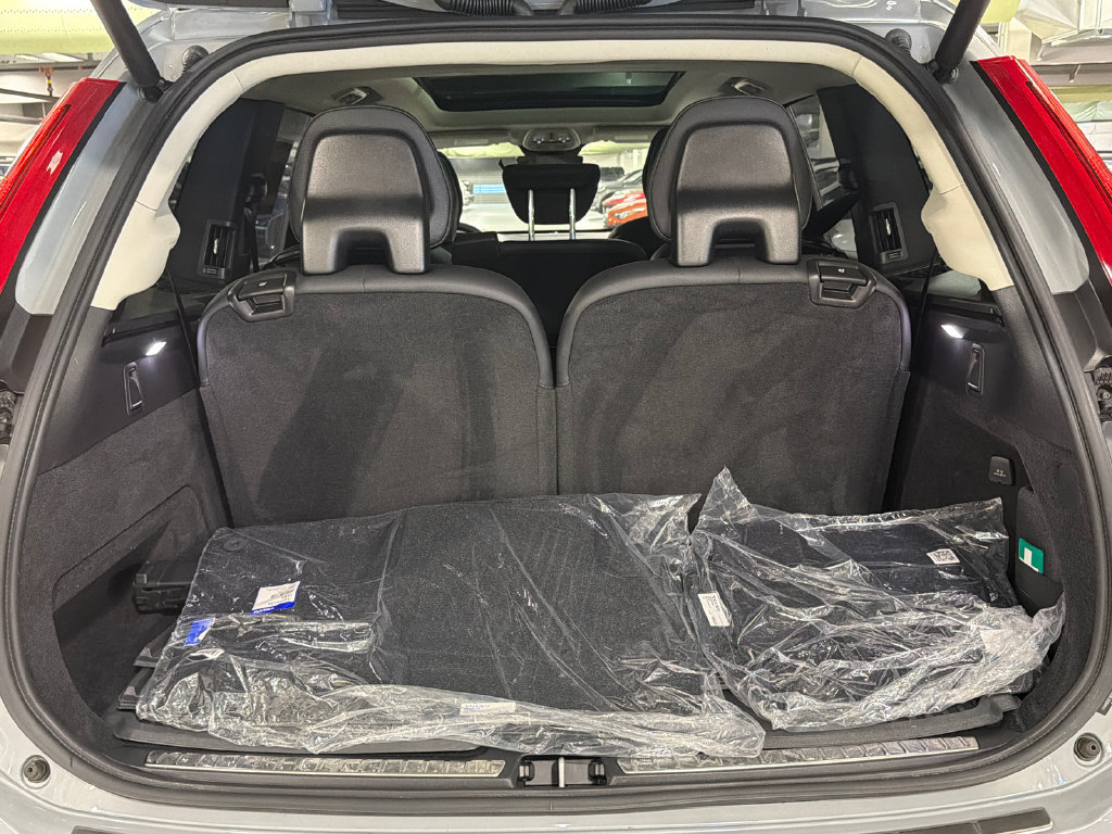 Certified 2024 Volvo XC90 T8 Plus w/ Protection Package Premier AWD/4WD image 25