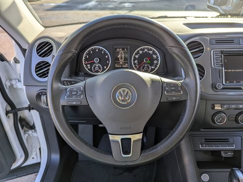 Used 2017 Volkswagen Tiguan S image 13