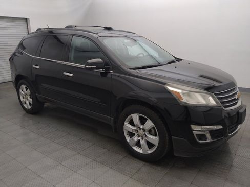 Used 2017 Chevrolet Traverse LT w/ Style and Technology Package FWD image 11