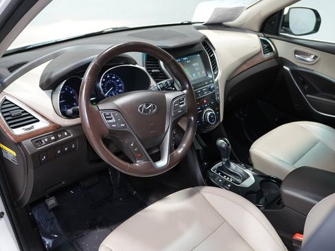 Used 2019 Hyundai Santa Fe XL image 6