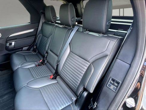 Used 2024 Land Rover Discovery Dynamic SE AWD/4WD image 26