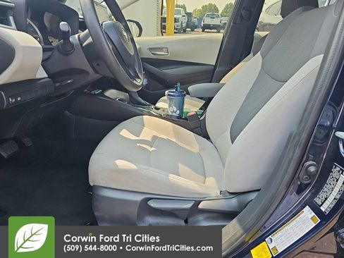 Used 2020 Toyota Corolla LE w/ Carpet Mat Package (TMS) FWD image 5