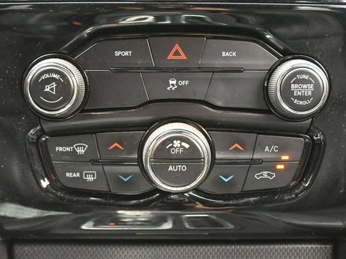 Used 2015 Chrysler 300 S AWD/4WD image 18