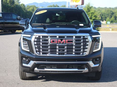 Used 2026 GMC Yukon Denali w/ Sun & Power Step Package AWD/4WD image 2