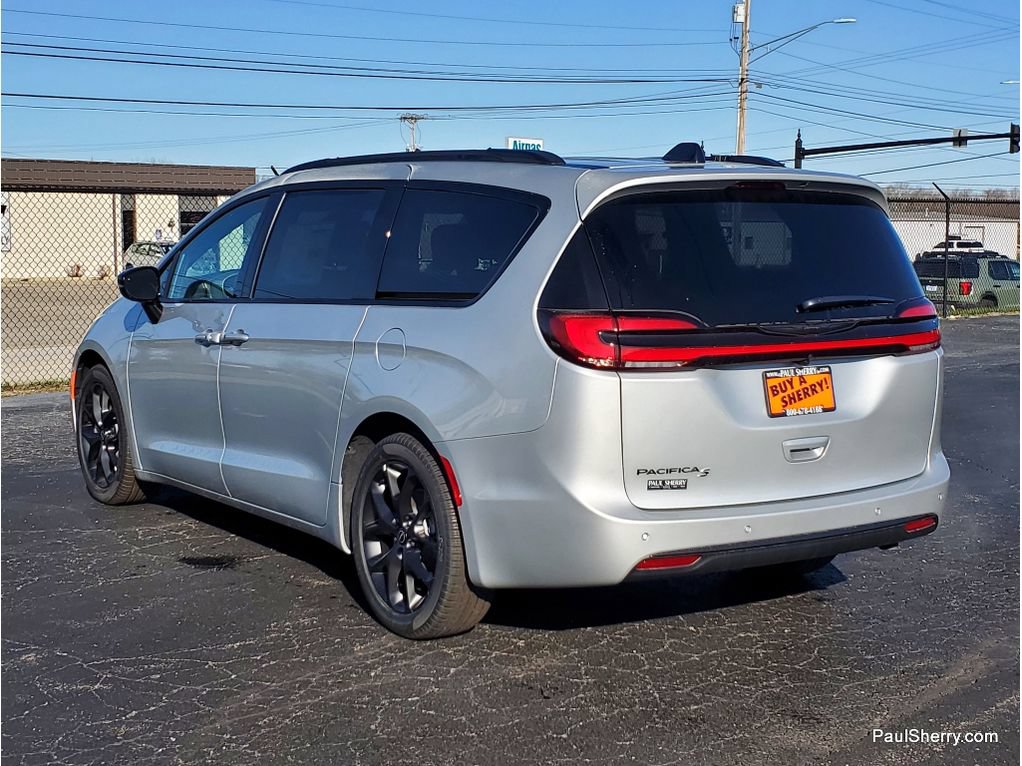 New 2026 Chrysler Pacifica Select w/ S Appearance Package FWD image 12
