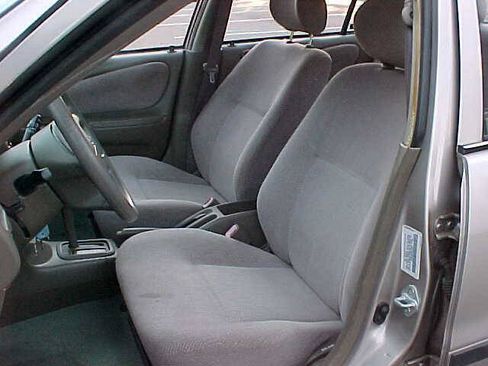 Used 1999 Chevrolet Prizm w/ Preferred Equipment Group 3 FWD image 27